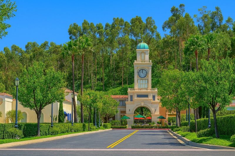 Fall Lawn Cleanup Service in Chatsworth, CA