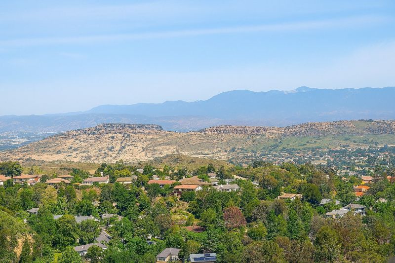 Leaf Raking Service in Thousand Oaks, CA