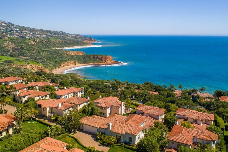 Leaf Raking Service in Rancho Palos Verdes, CA